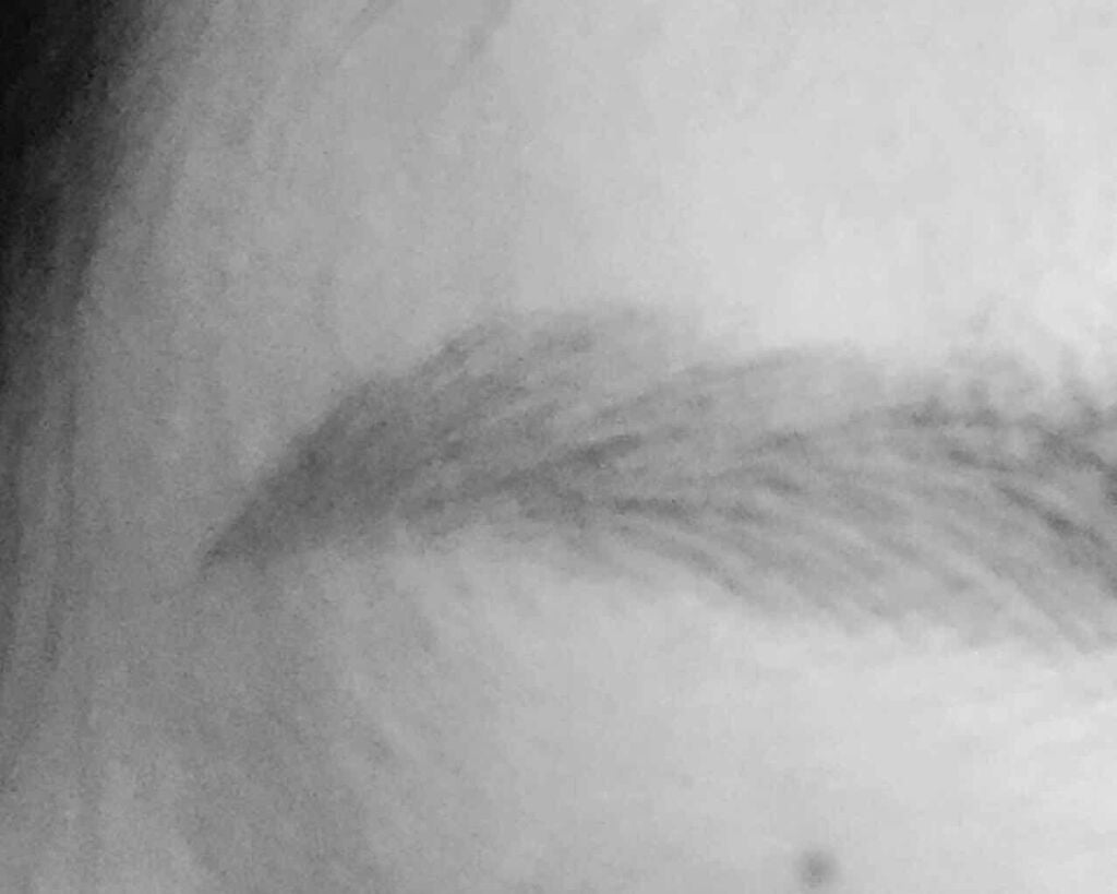 うめきち on LIPS 「まず、私は眉頭から普通の人の眉毛から3分の1ほどしか眉毛があり..」(1枚目)