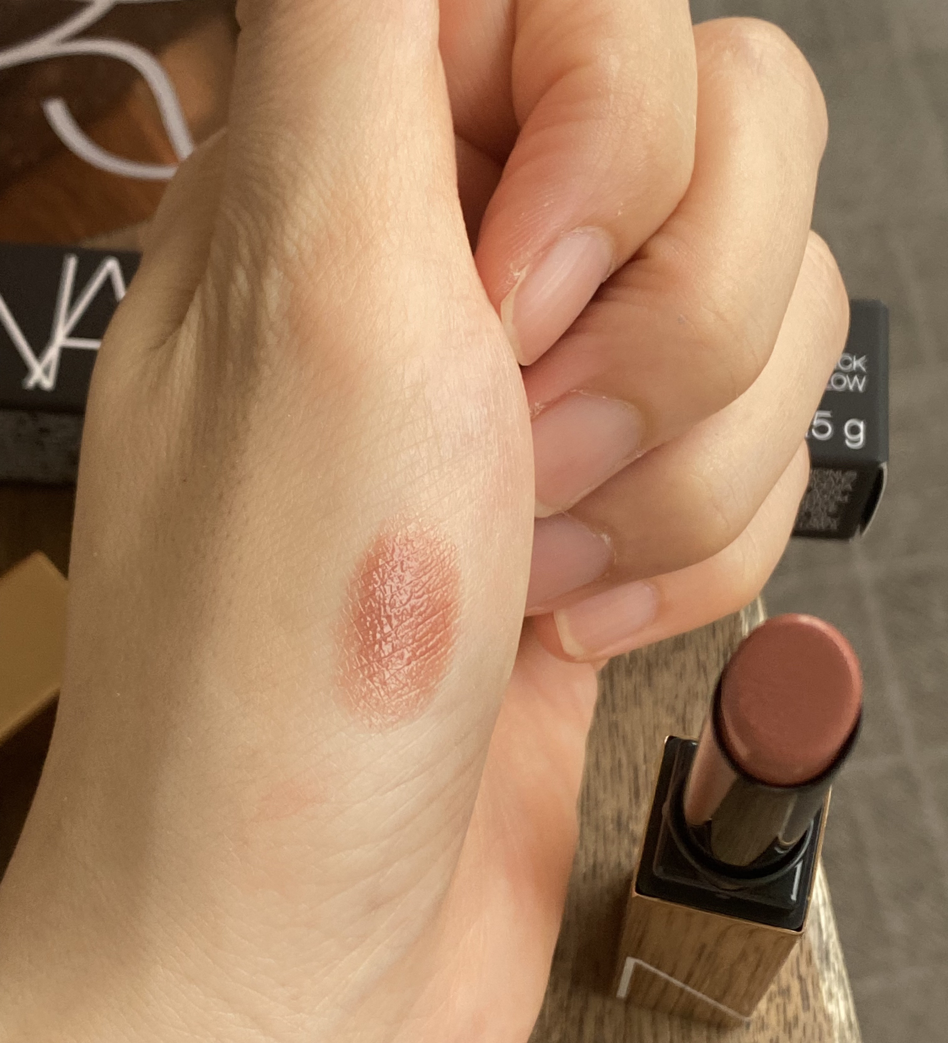 アフターグロー　センシュアルシャイン　リップスティック/NARS/口紅を使ったクチコミ（2枚目）