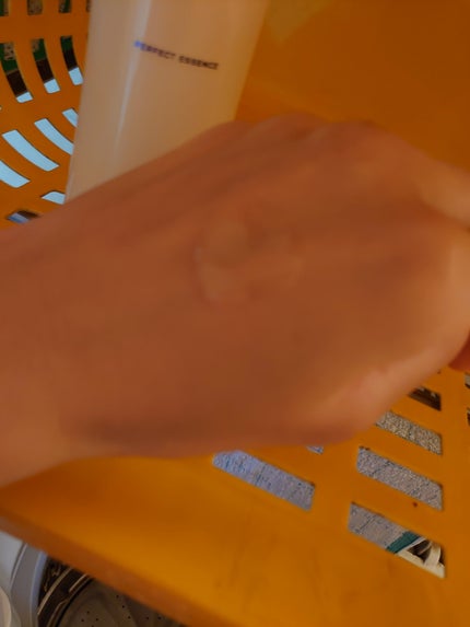 モイスチュアマイルドホワイト パーフェクトエッセンス/モイスチュアマイルド ホワイト/オールインワン化粧品を使ったクチコミ(2枚目)