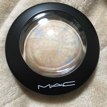 MAC ミネラライズ スキンフィニッシュ ライトスカペード

ハイライトのオススメを検索すると必ず上位に入っているMACのライトスカペードをGETしました☺️

ハイライトはいつ買ったか分からない
スー