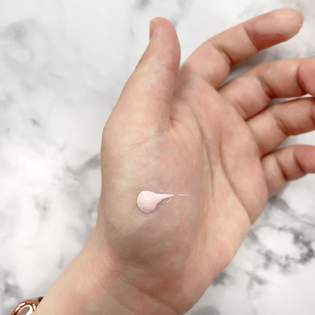 ジルスチュアート イルミネイティング セラムプライマー UV/JILL STUART/化粧下地を使ったクチコミ（2枚目）