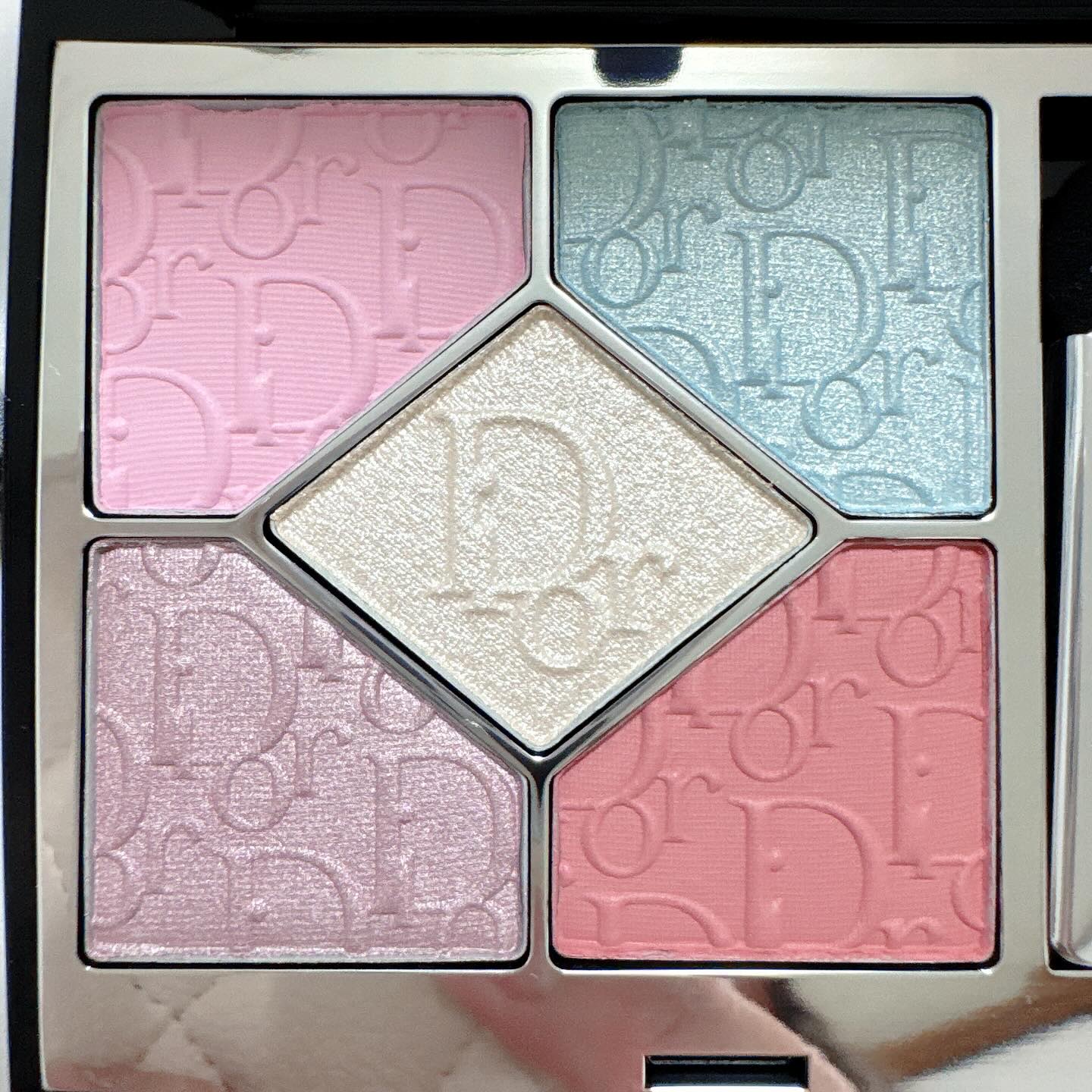【旧】ディオールショウ サンク クルール（スプリング コレクション 2025 限定品）/Dior/アイシャドウを使ったクチコミ（2枚目）