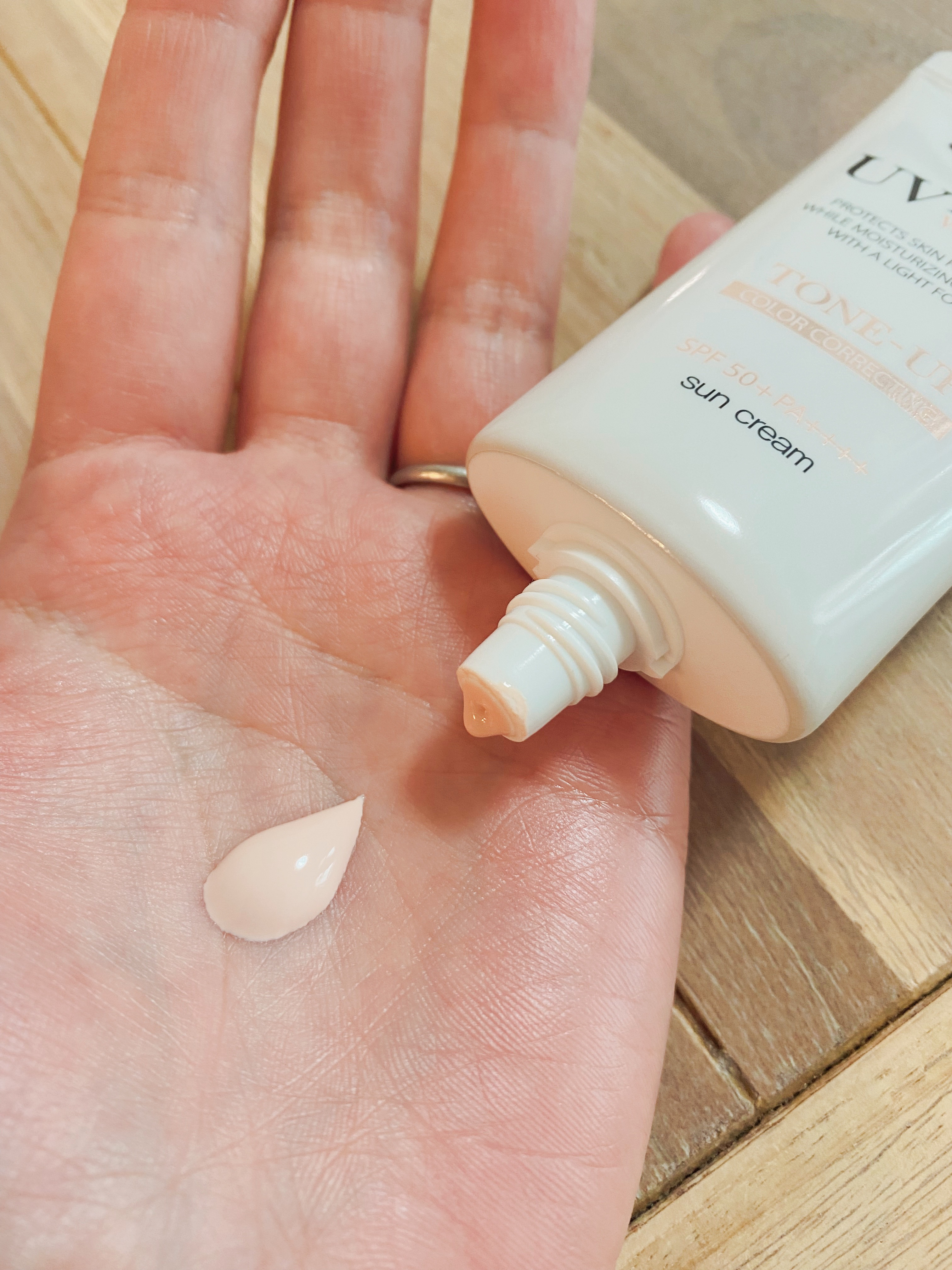 ウォータフルトーンアップサンクリーム/ダルバ/日焼け止めクリームを使ったクチコミ（2枚目）