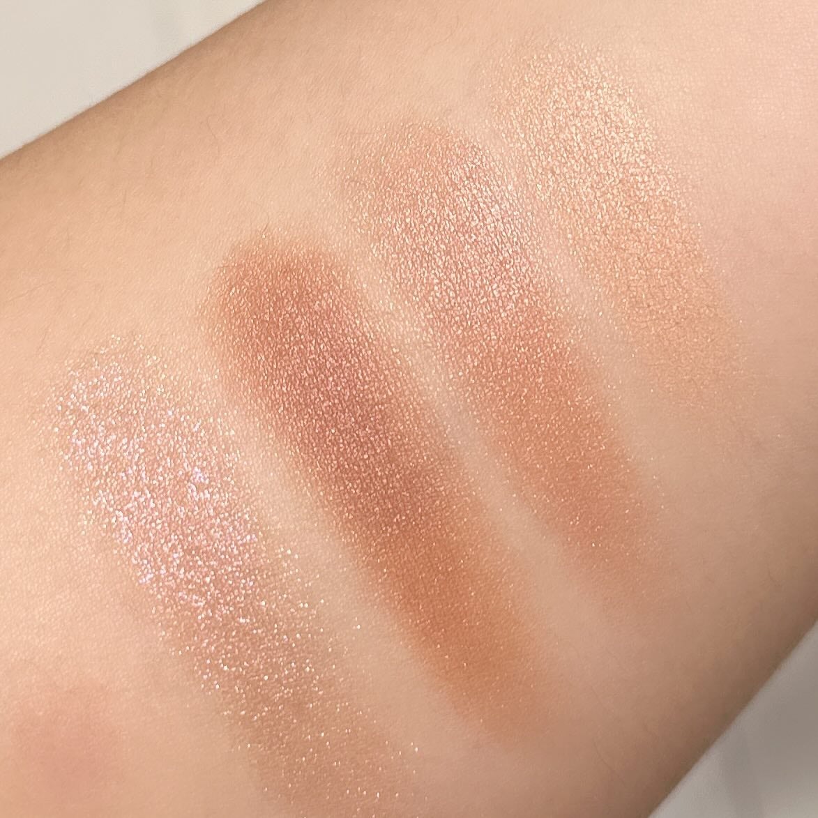 ライトリフレクティング クワッドアイシャドー/NARS/アイシャドウパレットを使ったクチコミ(2枚目)