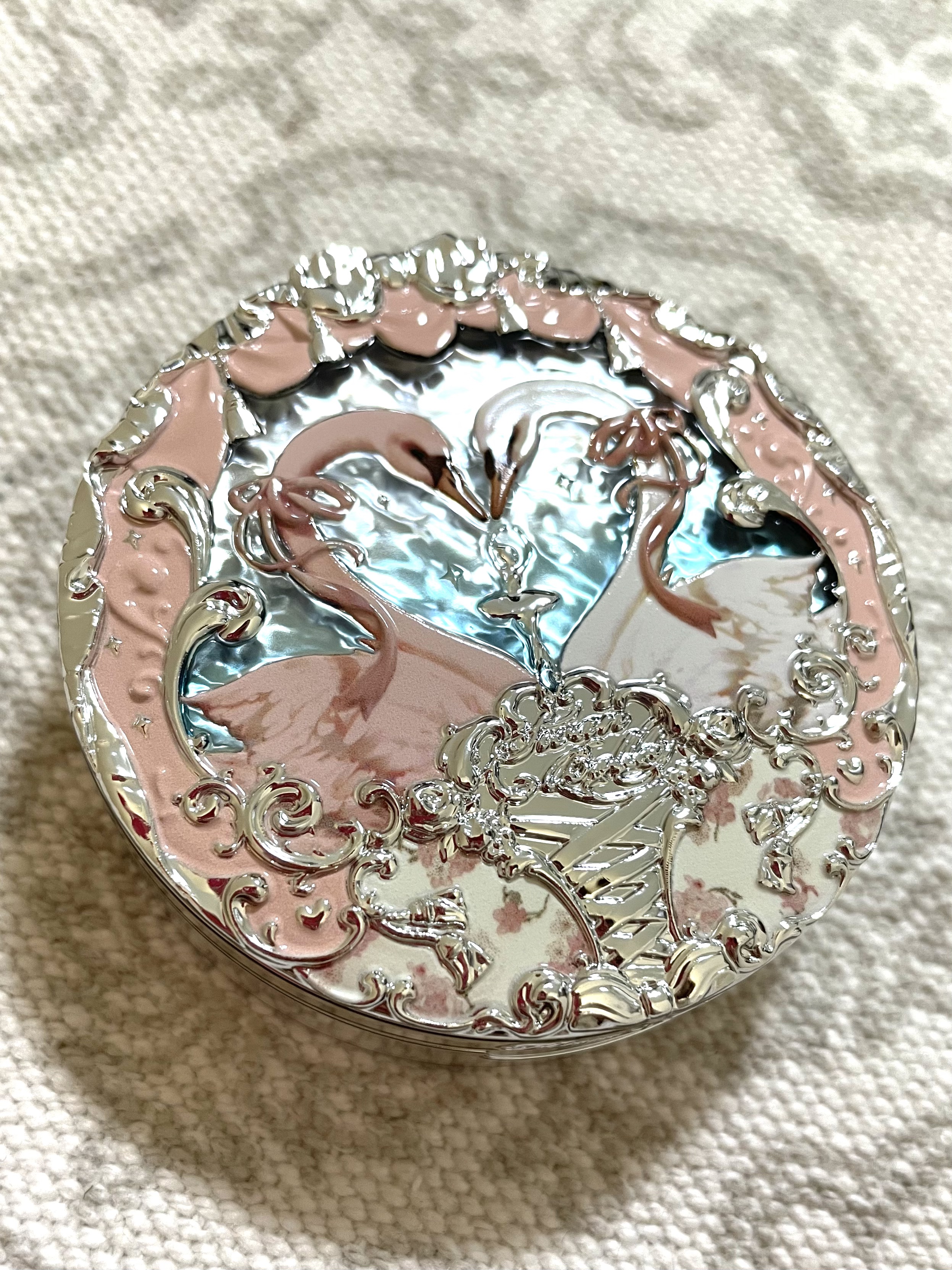 フラワーノーズ スワンバレエシリーズ ブラッシュコンパクト 05 ドリーミーシーズン/FlowerKnows/パウダーチークを使ったクチコミ（1枚目）