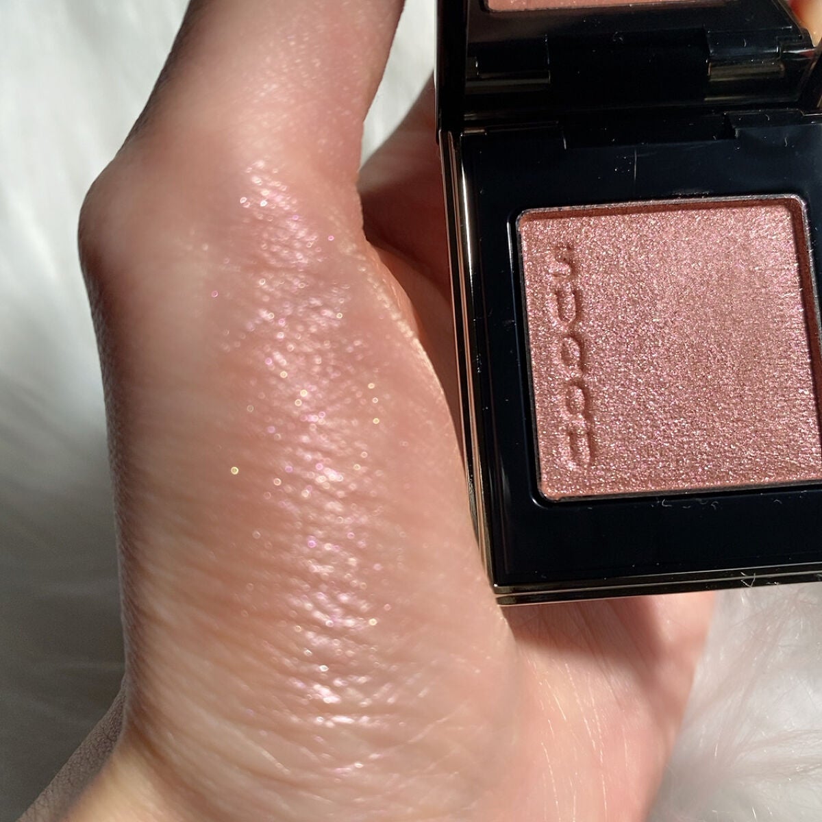 トーン タッチ アイズ/SUQQU/単色アイシャドウを使ったクチコミ(3枚目)