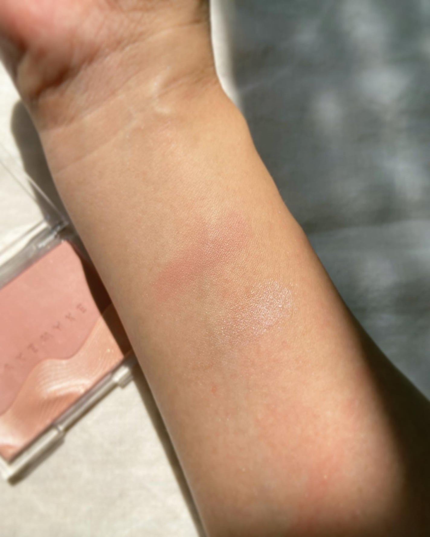 シアーレイヤリングデュアルブラッシャー/wakemake/パウダーチークを使ったクチコミ(3枚目)