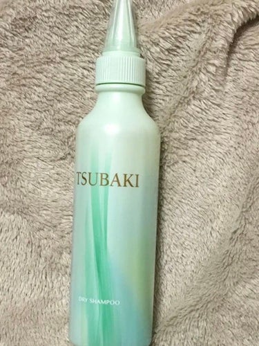 TSUBAKI お部屋でシャンプーのクチコミ「水要らず乾かし要らずなので、時間のない時や疲れてる時、外出時にも手軽に使えます。

頭皮につけ.....」（1枚目）