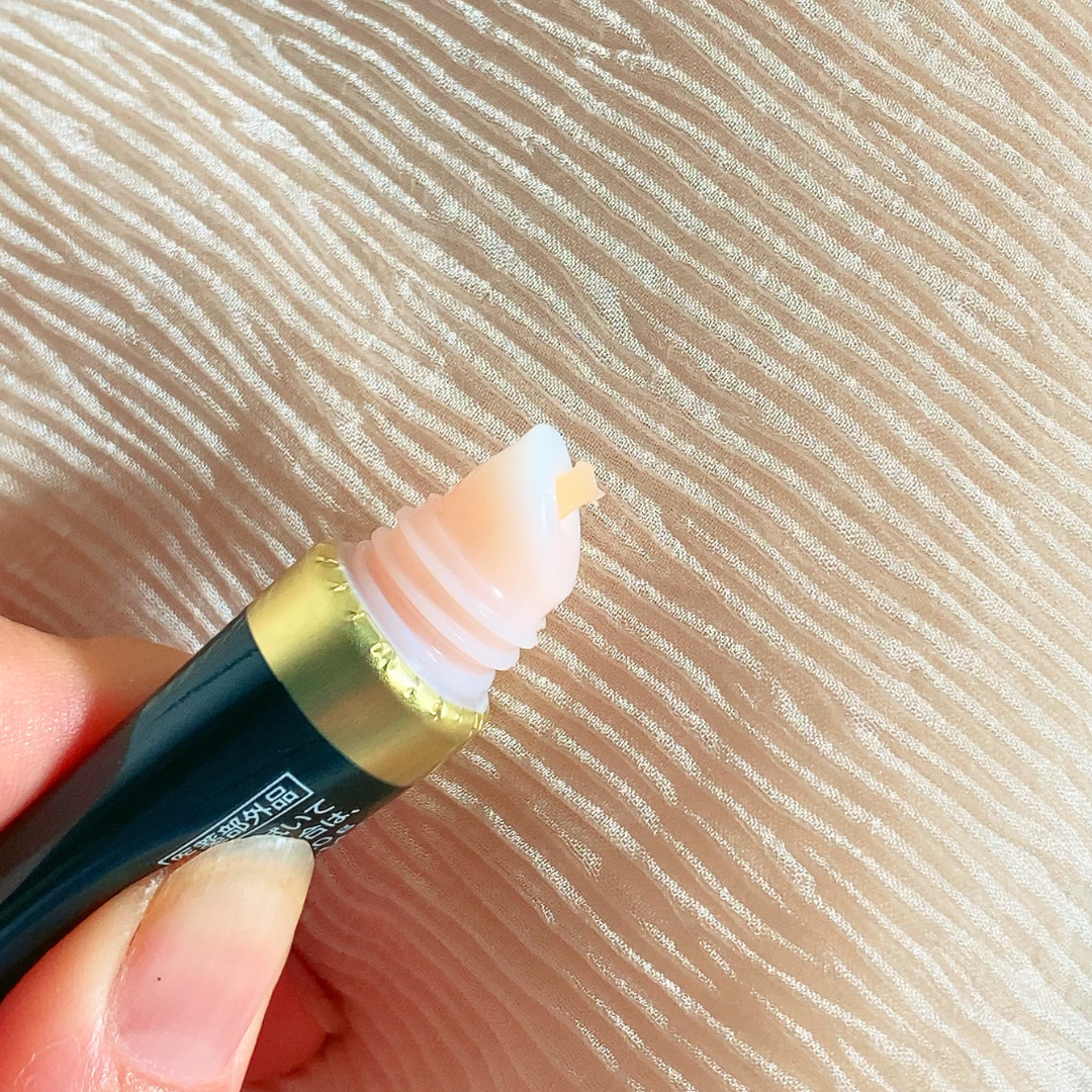 ニベア　ロイヤルブルーリップ　濃密美容ケア/ニベア/リップ美容液を使ったクチコミ（3枚目）