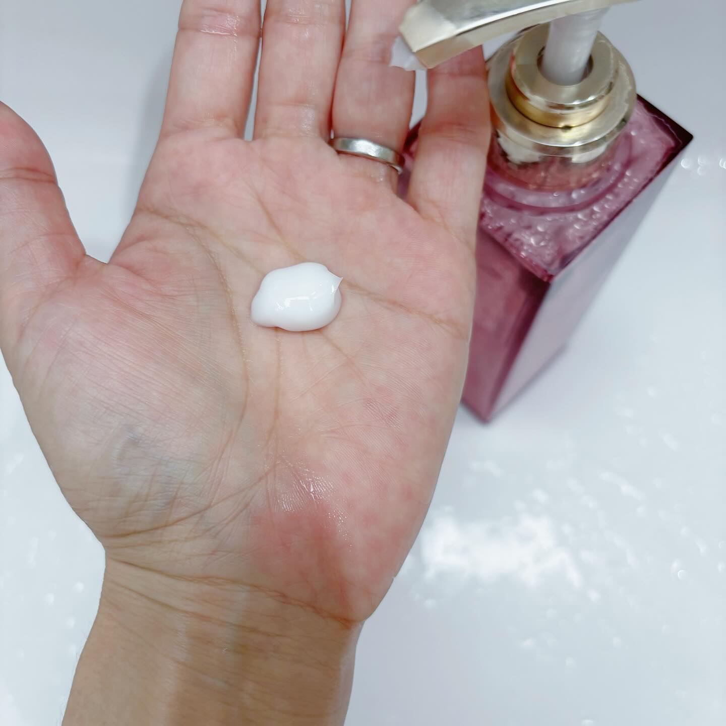 プルント　リライト美容液ヘアミルク　レッドワイン/Purunt./ヘアミルクを使ったクチコミ（3枚目）