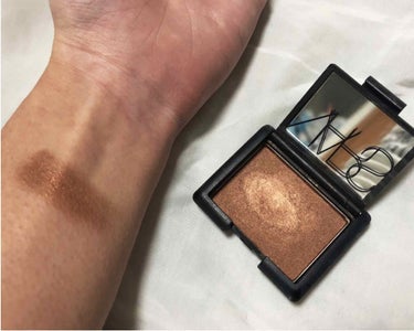 NARS シングルアイシャドーのクチコミ「お気に入りの締め色アイシャドウ💭🖤

💎ナーズ シングルアイシャドー2061フェズ💎

このア.....」（2枚目）