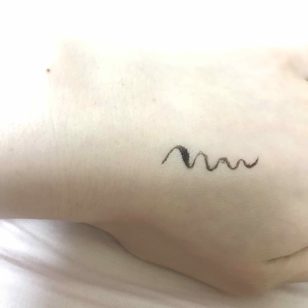 BENEFIQUE セオティ スマートアイライナー (リキッド)のクチコミ「♡ベネフィーク♡ セオティ スマートアイライナー(リキッド)  BR 

⚠︎3枚目に手の甲の.....」（3枚目）