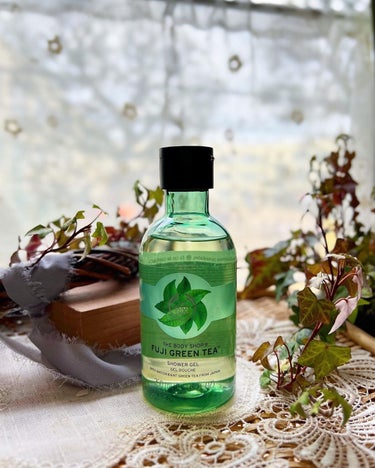 THE BODY SHOP ボディウォッシュ フジグリーンティのクチコミ「【ザボディショップ　シャワージェル】

「フジグリーンティ」使用です。
ホワイトティより和を意.....」（2枚目）