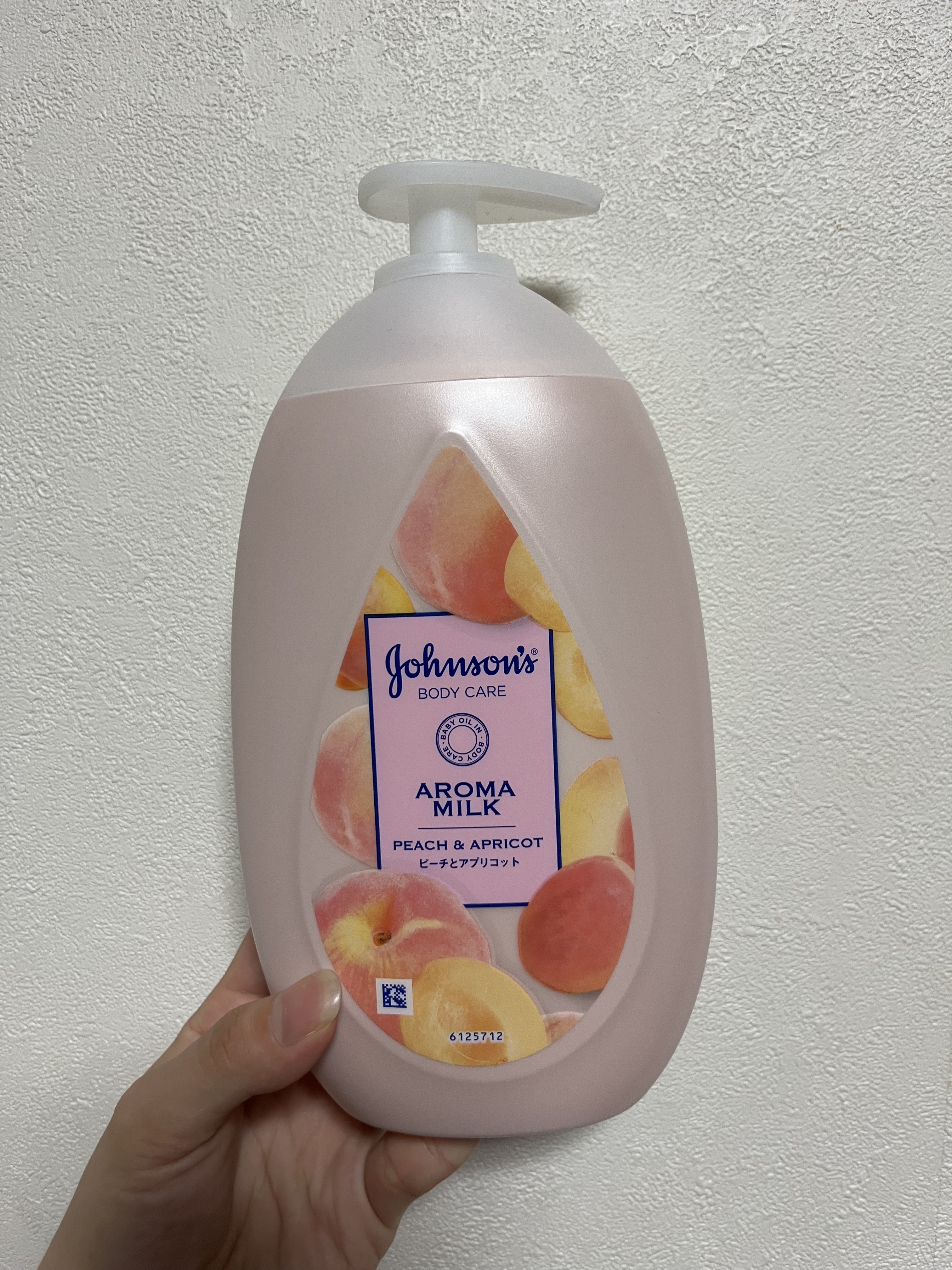 ラスティングモイスチャーアロマミルク  ピーチとアプリコットの香り/ジョンソンボディケア/ボディミルクを使ったクチコミ（1枚目）