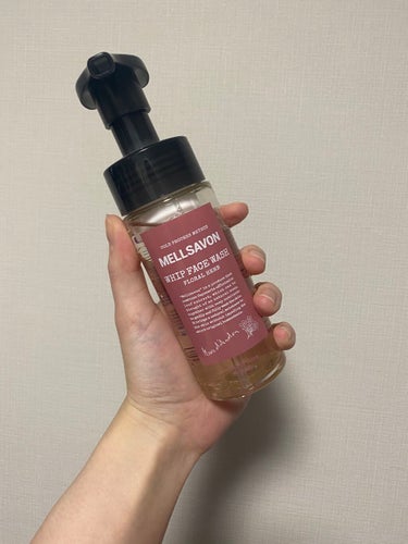 メルサボンの泡で出てくるタイプの洗顔料です。

しっとりタイプ　150ml 704円

✔️石けん100%
✔️オレイン酸
✔️プロポリスエキス
　　　　・
                  ・
  