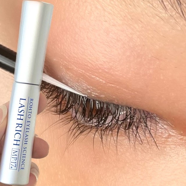 ラッシュリッチアイラッシュセラム/ロート製薬/まつげ美容液を使ったクチコミ（2枚目）