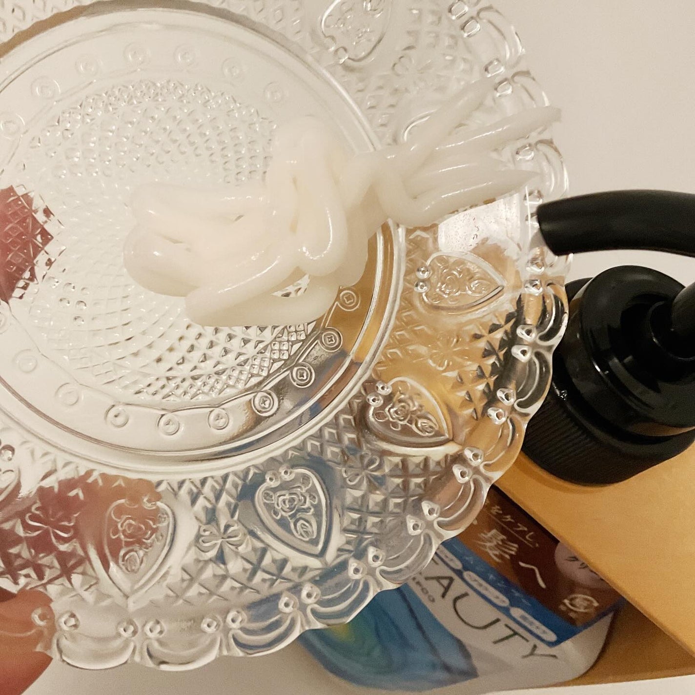 cc on LIPS 「コアビューティー クリームシャンプー🫧枠(フレーム)の部分を絵..」(2枚目)