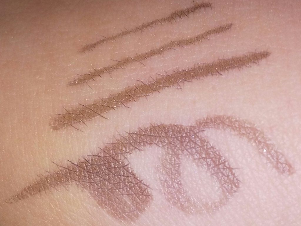 ラスティングアイライナーA/media/リキッドアイライナーを使ったクチコミ（1枚目）