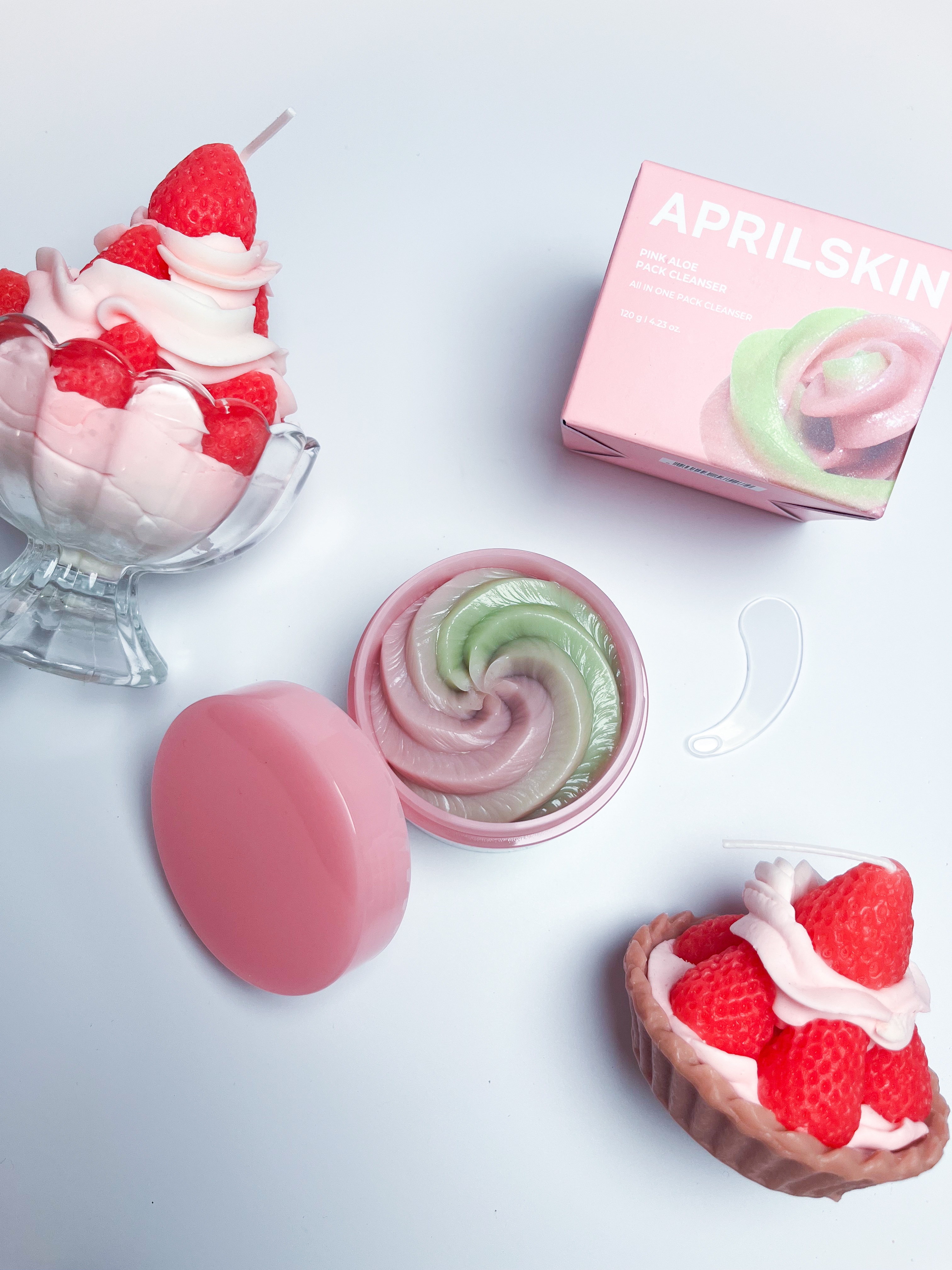 ⁡
⁡
⁡
APRILSKIN（エイプリルスキン）
ピンクアロエ メレンゲクレンザー
⁡
⁡
これひとつで、クレンジングフォームと鎮静パック、どちらもできちゃう新感覚のメレンゲソープ🥳🧼🫧
スクラブが入っていて柔らかめのバーム状💕
