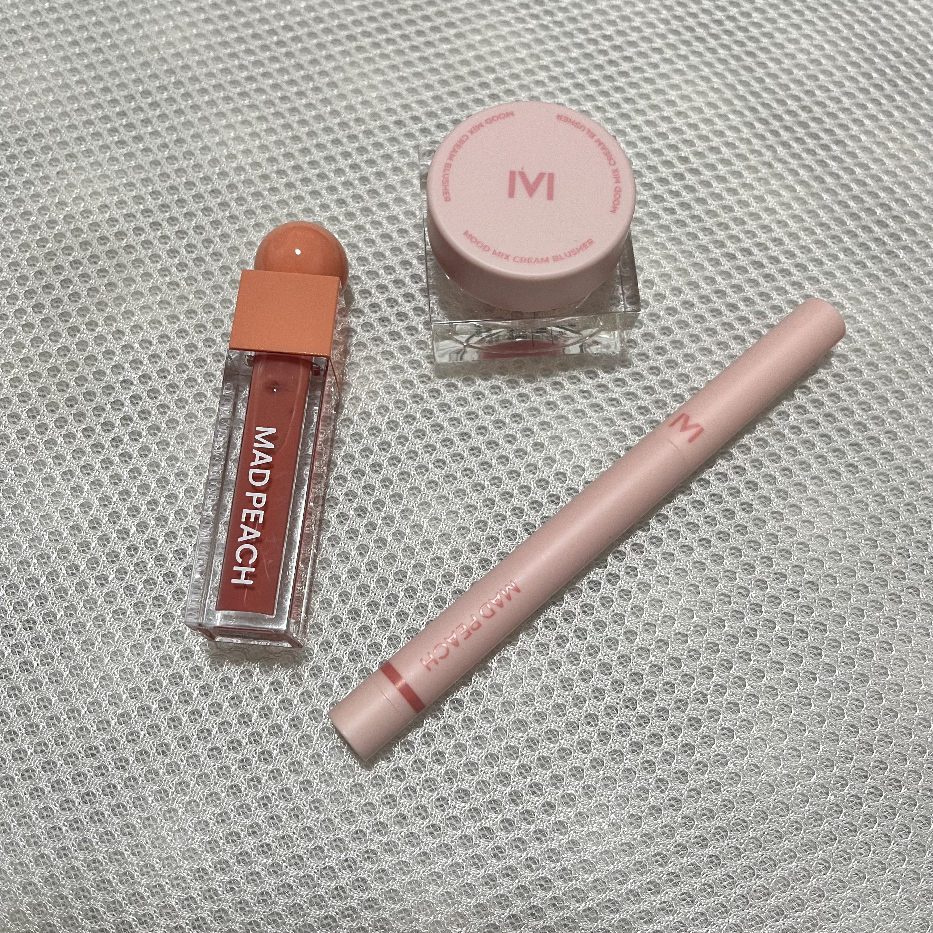 マッドピーチグロウフィットムードグロス/MAD PEACH/リップグロスを使ったクチコミ（1枚目）