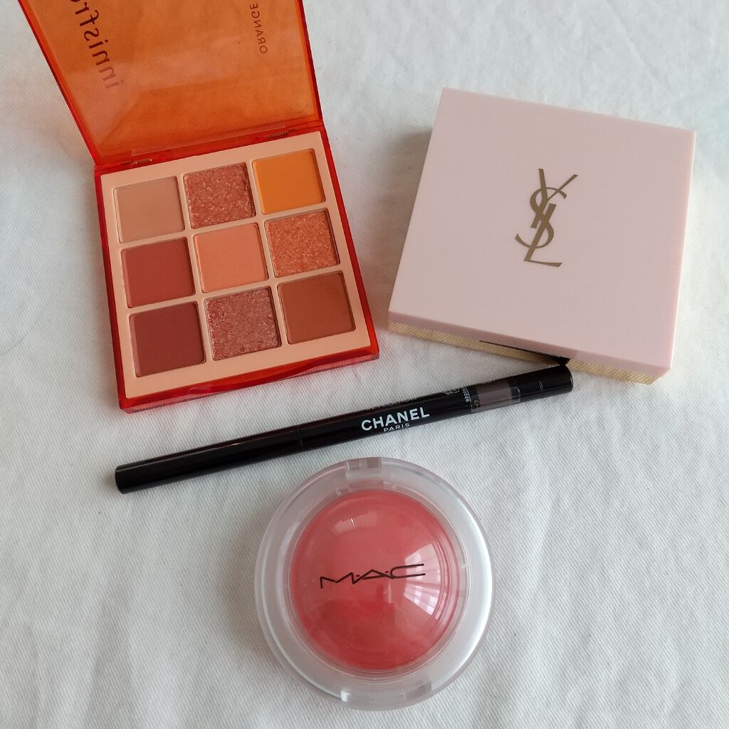 ラディアント タッチ 3D グロウ/YVES SAINT LAURENT BEAUTE/プレストパウダーを使ったクチコミ（1枚目）