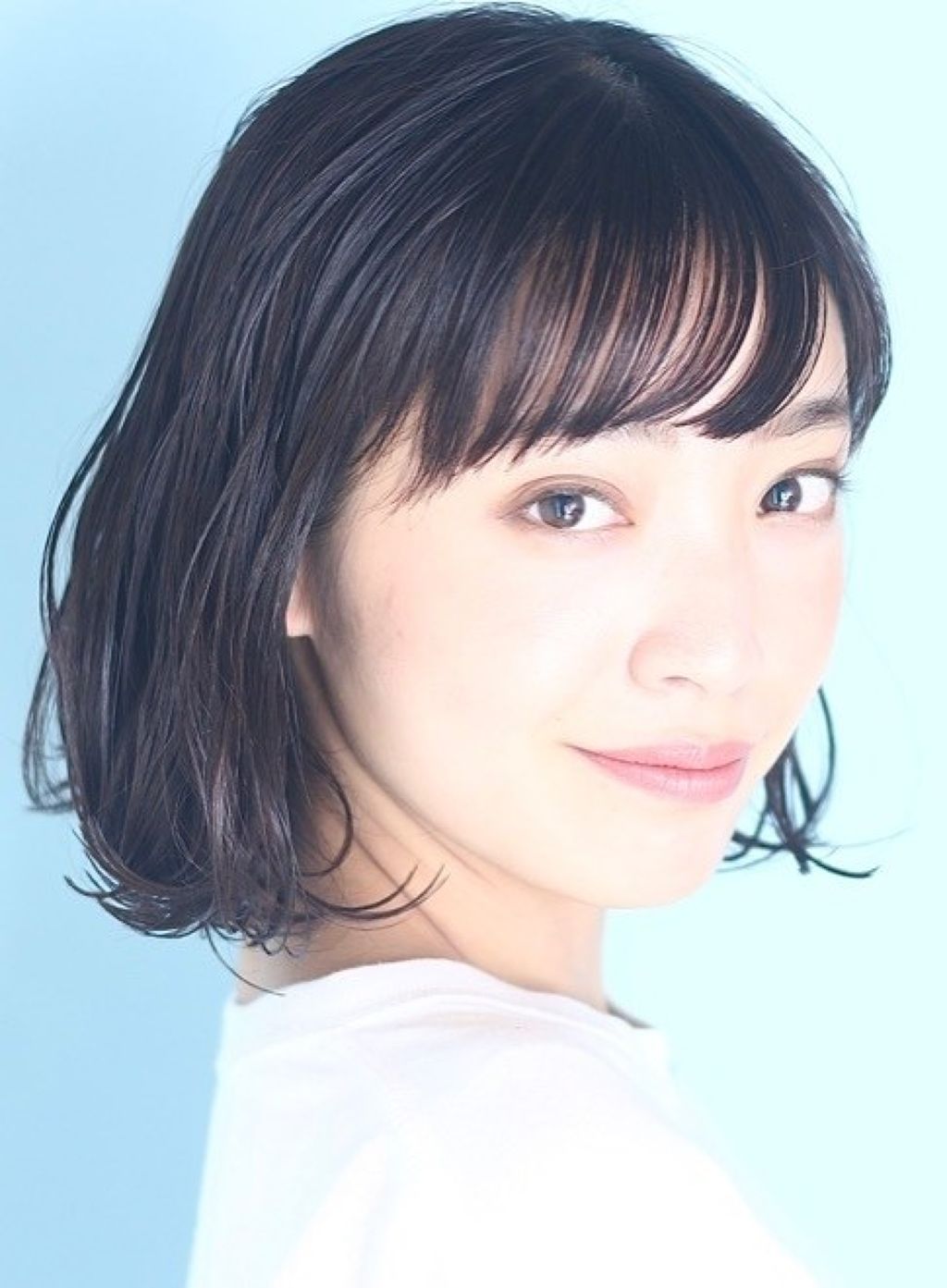 【決定版】オフィスメイクのやり方とおすすめアイテム!新社会人から先輩OLまで、おすすめメイクHowToのサムネイル