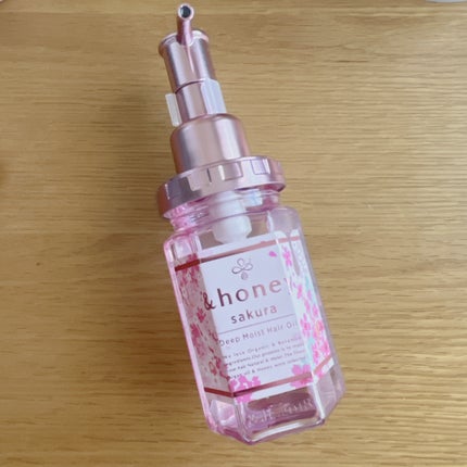ゆずまいのクチコミ「可愛いパッケージに惹かれて衝動買いしたオイルです。
上品な香りにとても癒されます。
程よく潤っ.....」(1枚目)