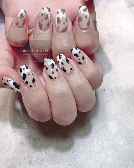 mauloa_nail on LIPS 「・牛柄💗💗💗・・・・#ネイル#ネイルデザイン#ワンカラーネ..」(1枚目)