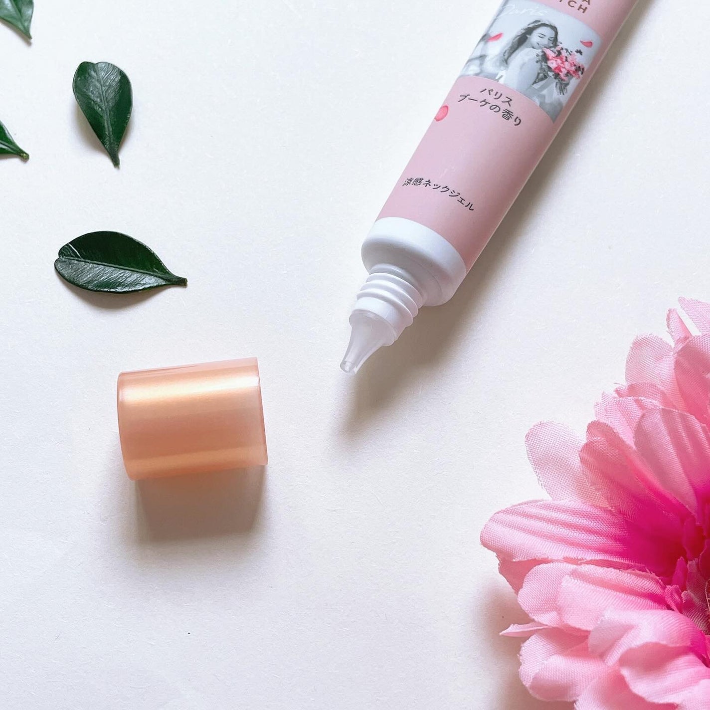 8x4 アロマスイッチ 涼感ネックジェル パリスブーケの香り/8x4/デオドラント・制汗剤を使ったクチコミ(3枚目)