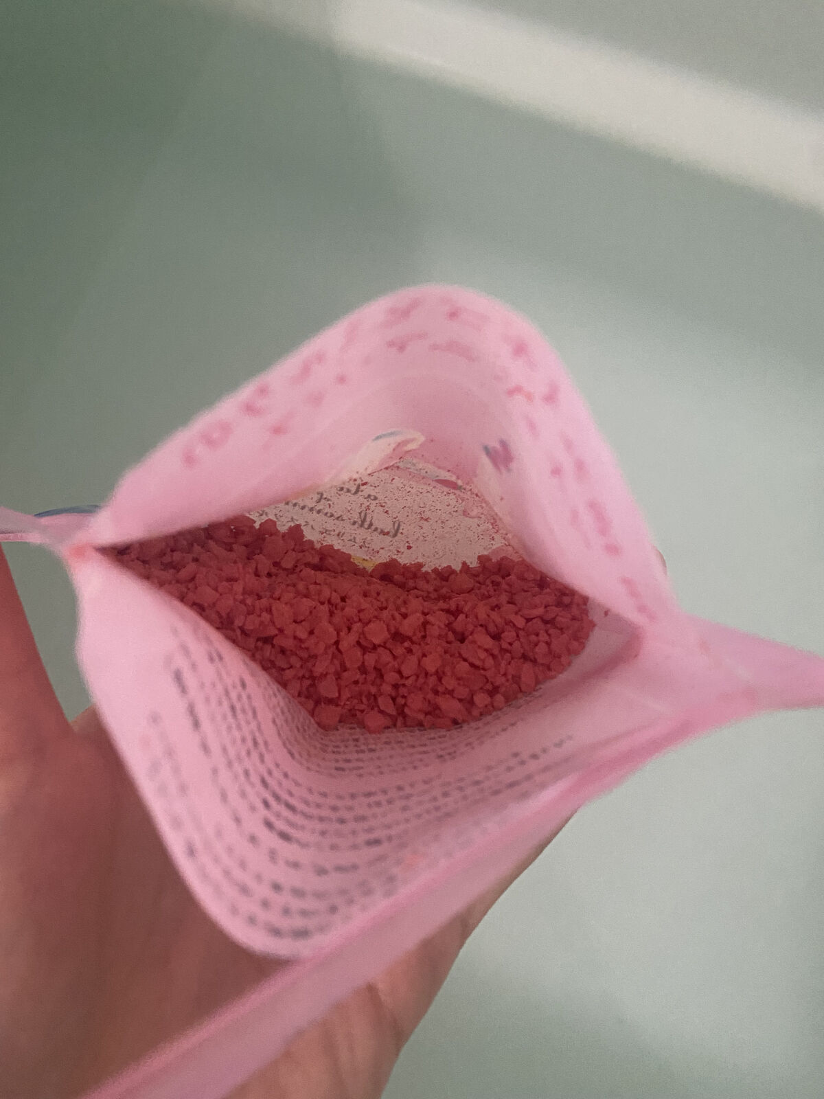 ソムリエ バスソルト 朝摘みイチゴとミルクのマチェドニア・バス/charley/無機塩系入浴剤を使ったクチコミ（3枚目）