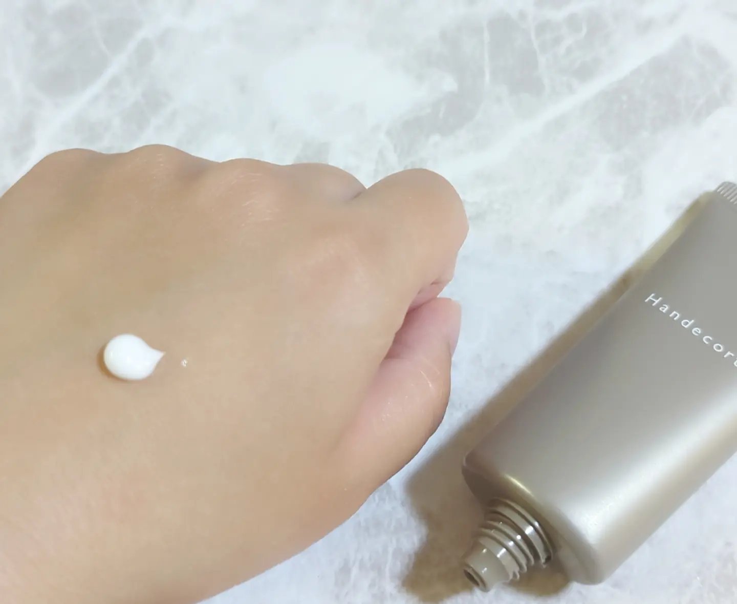 ハンデコルテ/キユートピア/ネック・デコルテケアを使ったクチコミ（2枚目）