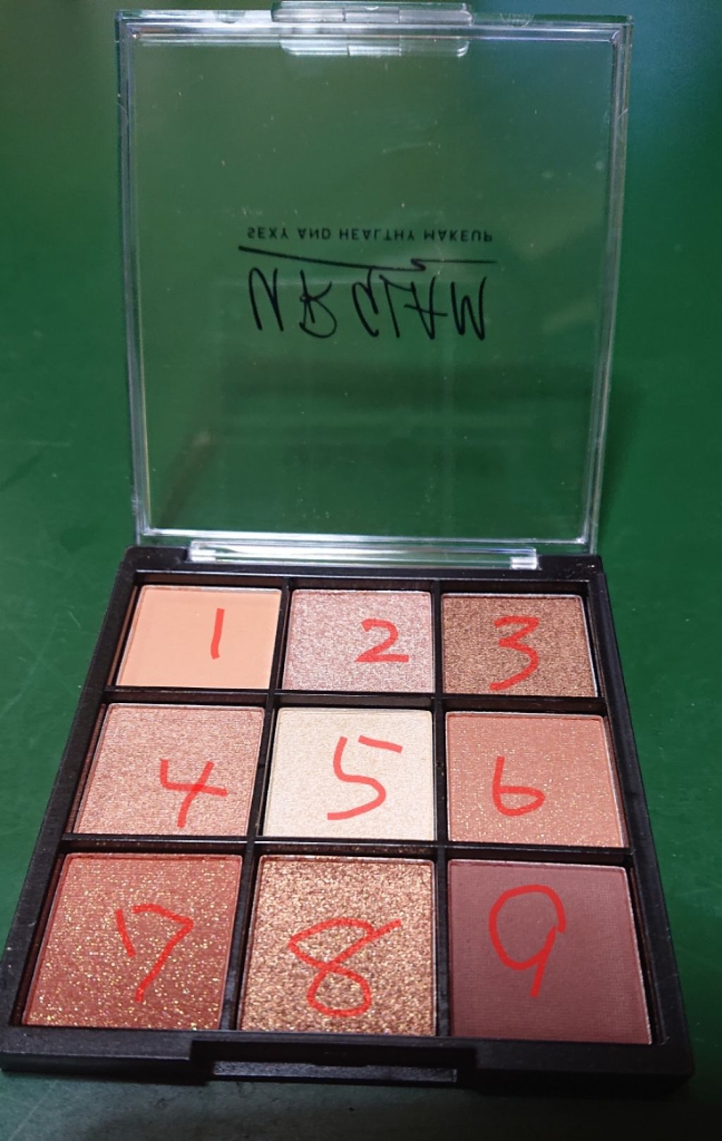 UR GLAM BLOOMING EYE COLOR PALETTE/U R GLAM/アイシャドウパレットを使ったクチコミ(2枚目)