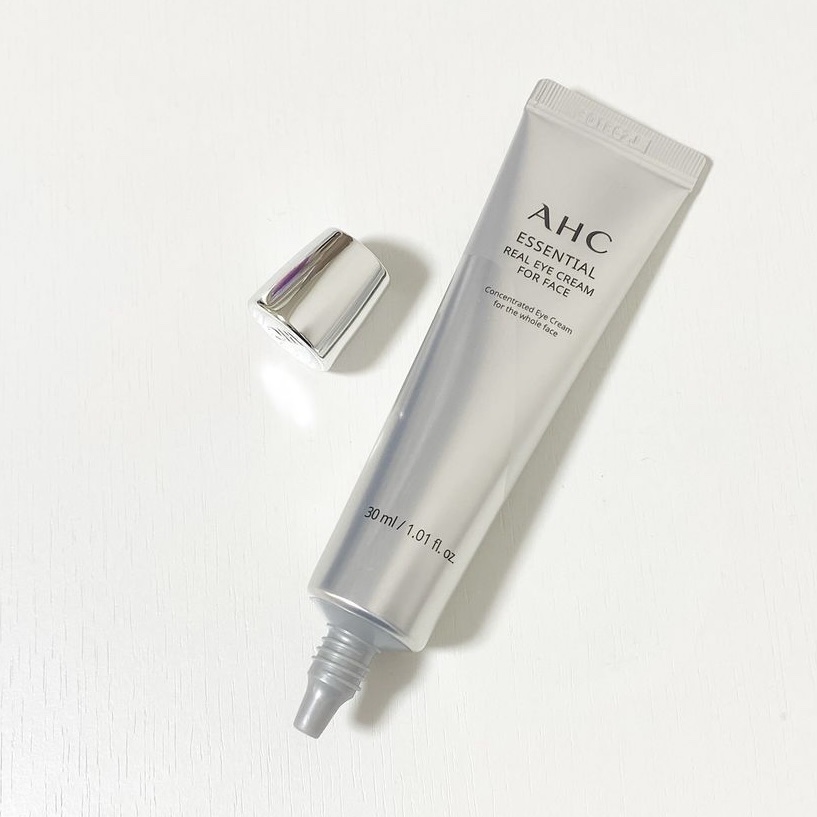 AHC エッセンシャル リアル アイクリーム フォーフェイスのクチコミ「AHC エッセンシャル リアル アイクリーム フォーフェイス

韓国でも大ヒットのアイクリーム.....」（2枚目）