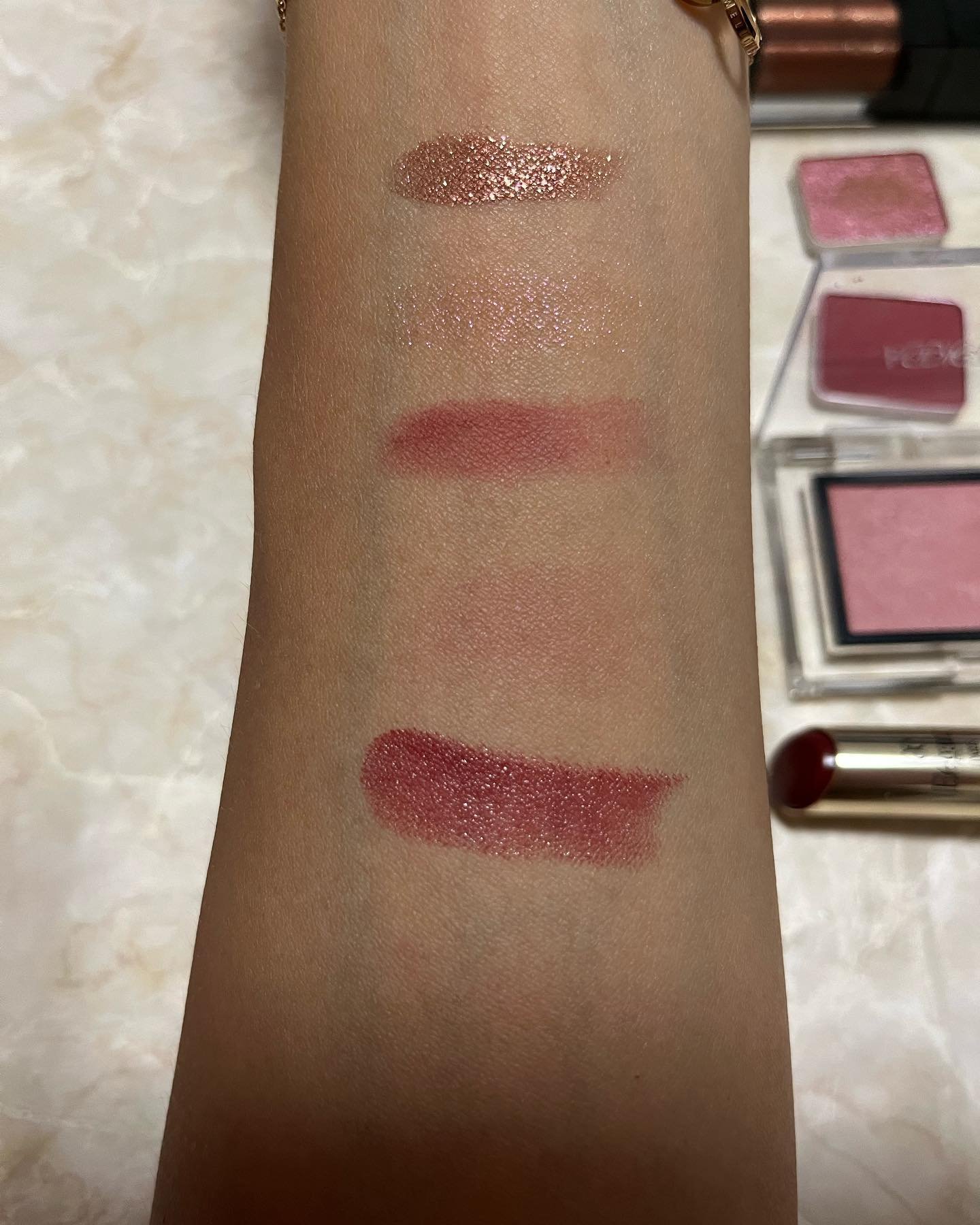 プレスド アイシャドー（レフィル） PR ピンクベージュ/shu uemura/単色アイシャドウを使ったクチコミ（2枚目）