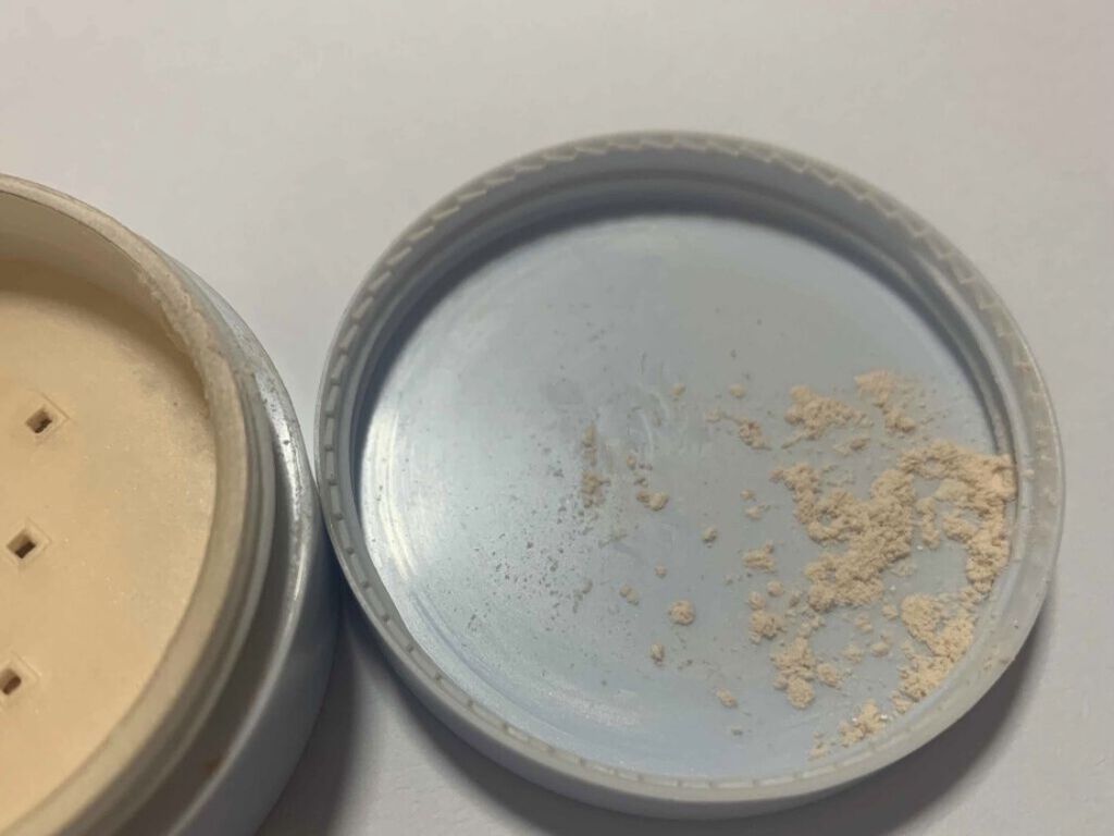 ノーセバム モイスチャーパウダー S/innisfree/フェイスパウダーを使ったクチコミ（2枚目）