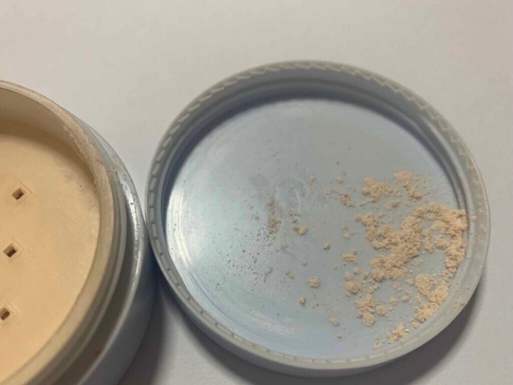 ノーセバム モイスチャーパウダー S/innisfree/フェイスパウダーを使ったクチコミ(2枚目)