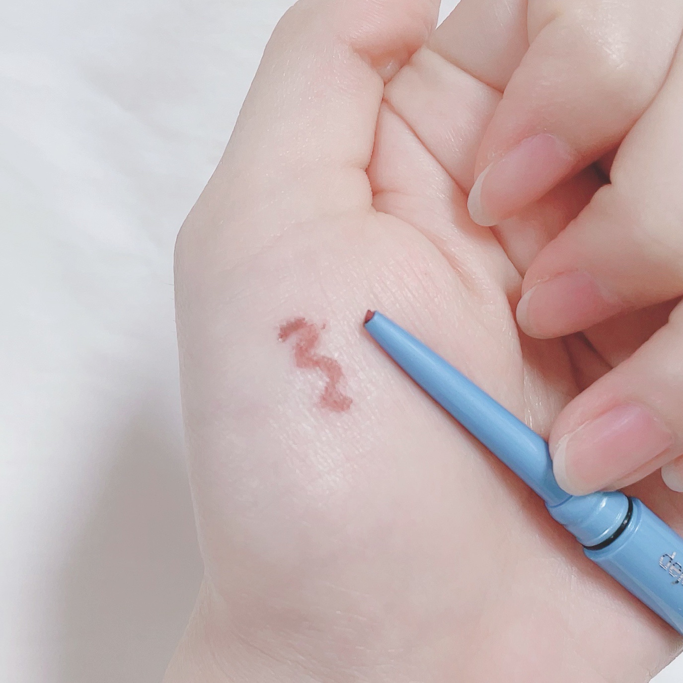 「密着アイライナー」極細クリームペンシル バーガンディーブラウン（限定色）/デジャヴュ/ペンシルアイライナーを使ったクチコミ（3枚目）