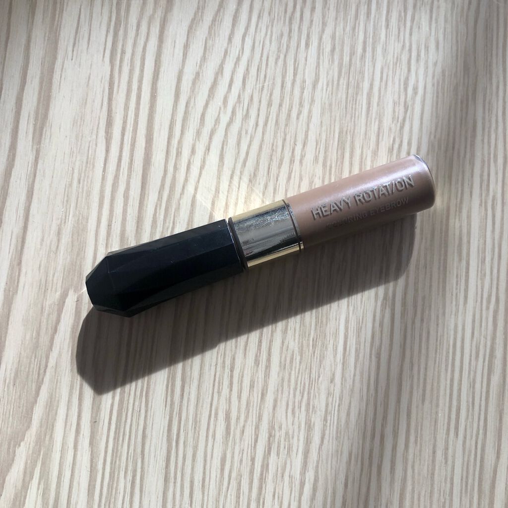 キスミー ヘビーローテーション カラーリングアイブロウ　ナチュラルブラウン

何度もリピしてる眉マスカラ！
有名だよね🥰人気だよね🥰

私的に肌馴染みもいいし匂いもキツくないし
毎日使える無くなってはならない眉マスカラです。
以前ケイト