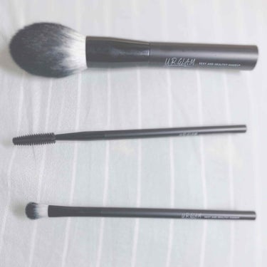 UR GLAM　EYESHADOW BRUSH A/U R GLAM/メイクブラシを使ったクチコミ（1枚目）