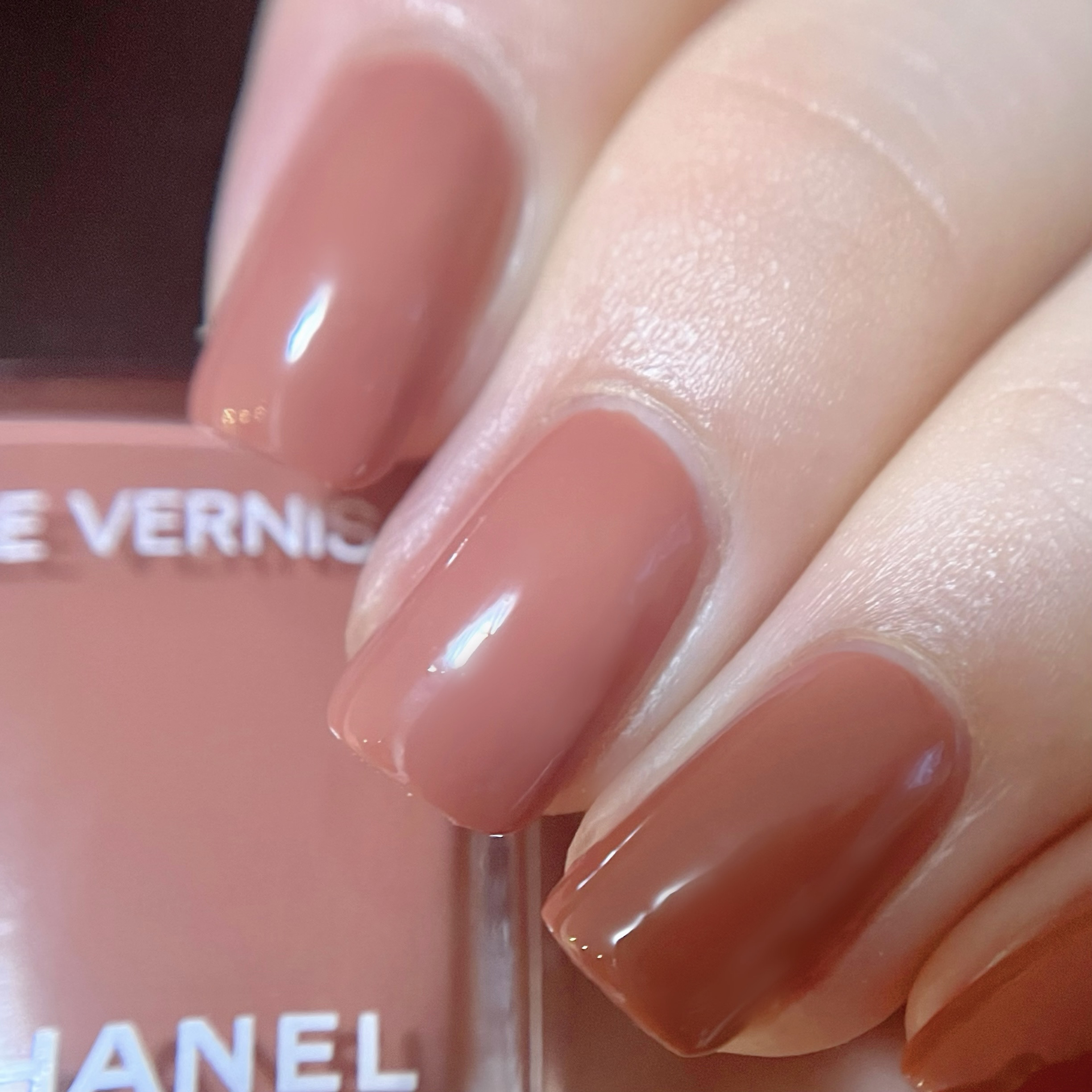 ヴェルニ ロング トゥニュ/CHANEL/マニキュアを使ったクチコミ（2枚目）