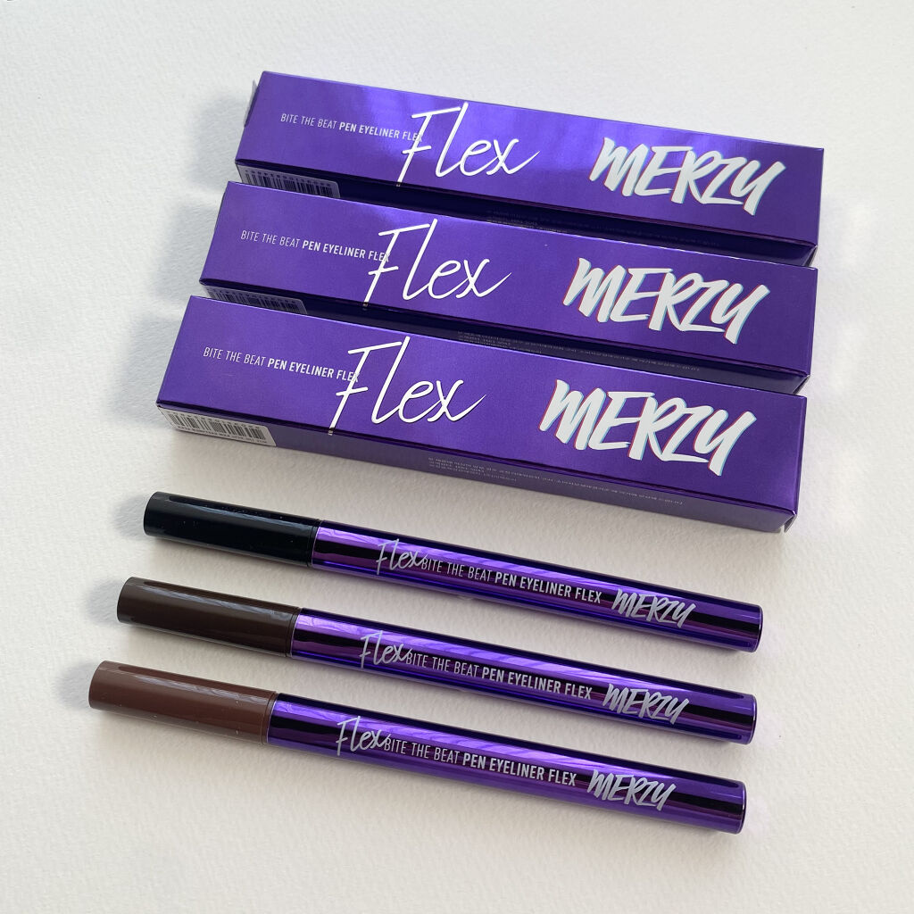 MERZY バイト ザ ビート ペン アイライナー フレックスのクチコミ「💜𝘔𝘌𝘙𝘡𝘠  𝘉𝘐𝘛𝘌 𝘈 𝘉𝘌𝘈𝘛 𝘗𝘌𝘕 𝘌𝘠𝘌𝘓𝘐𝘕𝘌𝘙 𝘍𝘓𝘌𝘟
𝘗𝘍.𝟭 𝘏𝘈𝘙𝘋.....」（2枚目）