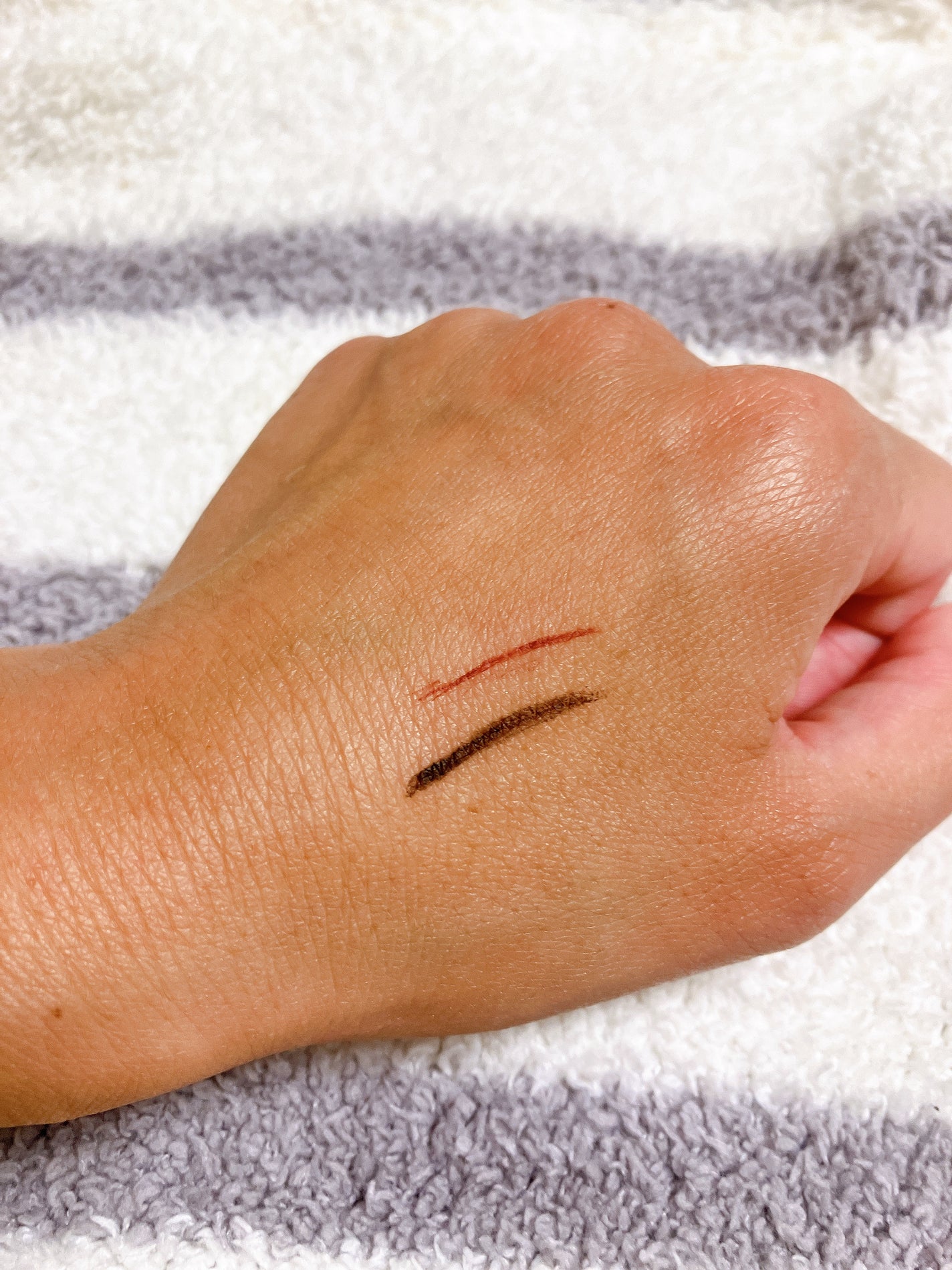 「密着アイライナー」極細クリームペンシル/デジャヴュ/ペンシルアイライナーを使ったクチコミ(3枚目)