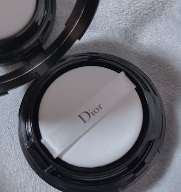 【旧】ディオールスキン フォーエヴァー クッション 0N ニュートラル  <ニュー ルック エディション> （生産終了）/Dior/クッションファンデーションを使ったクチコミ（2枚目）