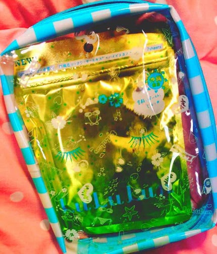 ルルルン 沖縄ルルルン(アセロラの香り)のクチコミ「フェイスマスクルルルン
沖縄限定7枚入り ×5
1パックを、沖縄行った時に購入しました🌺.....」(2枚目)