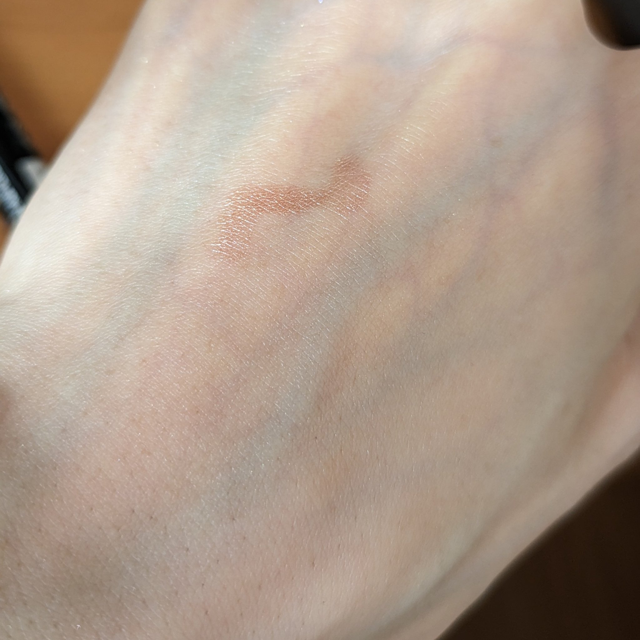 ワンダー ラスト アイシャドウ スティック/リンメル ロンドン/スティックアイシャドウを使ったクチコミ（2枚目）