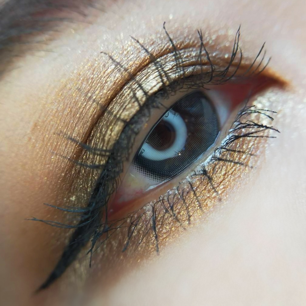 スパークラー アイシャドウ ゴールド クラッシュ/M・A・C/単色アイシャドウを使ったクチコミ（2枚目）