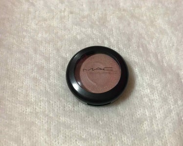 
【ブランド】 MAC
【商品名】    クリームカラーベース
【品番】        シェル

ただ今MACにハマり中💓
MACってなんとなくギラギラパリピなイメージだから、敬遠してたのですが、質がい