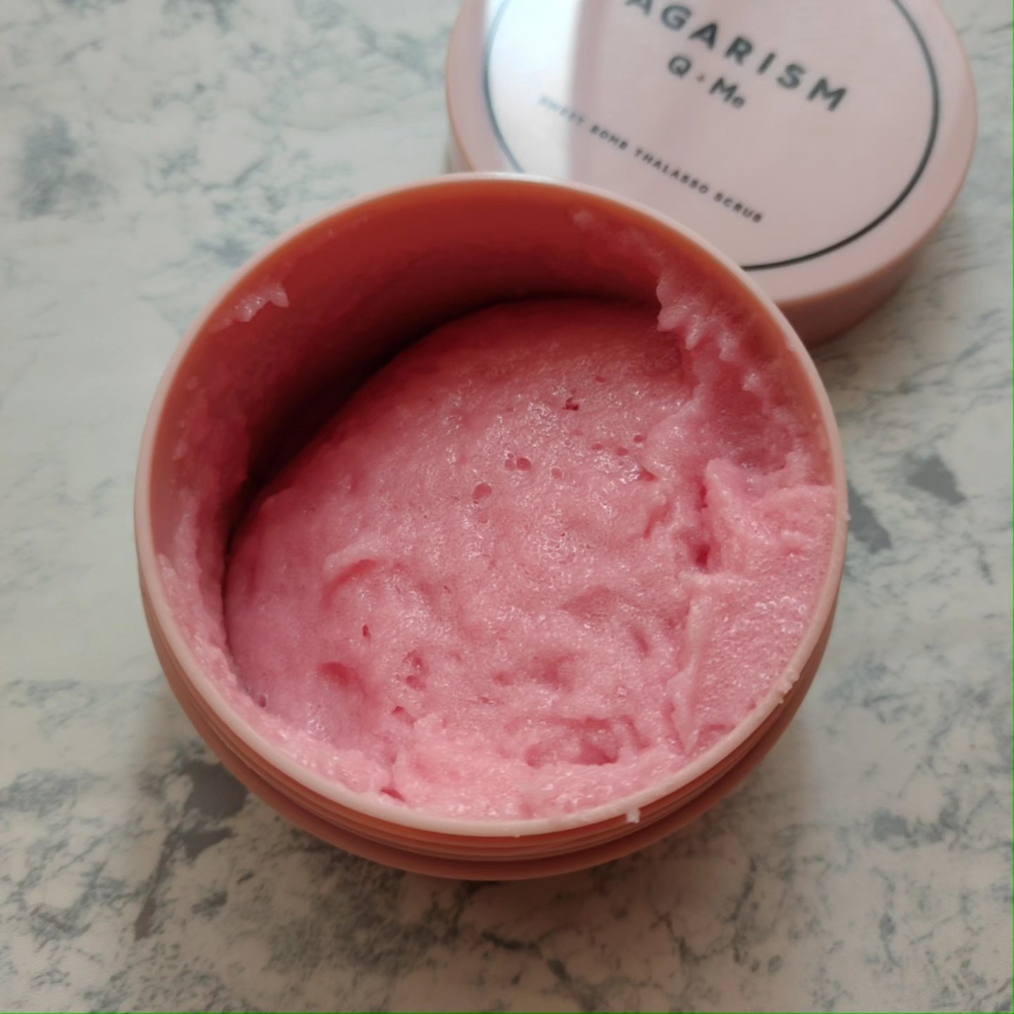 Q+Me スウィート ボム タラソ スクラブ/AGARISM/バスト・ヒップケアを使ったクチコミ（2枚目）