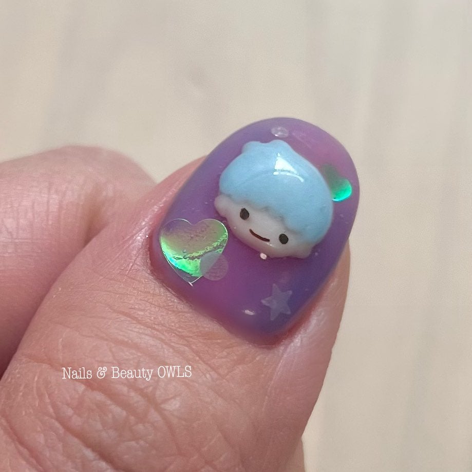 ぴよこれいと あうるす on LIPS 「キキララネイル。リトルツインスターズ?キキララの方が可愛いのに..」(5枚目)