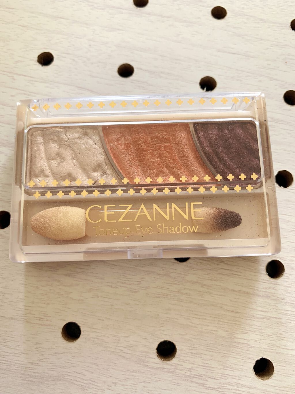 トーンアップアイシャドウ/CEZANNE/アイシャドウパレットを使ったクチコミ（2枚目）